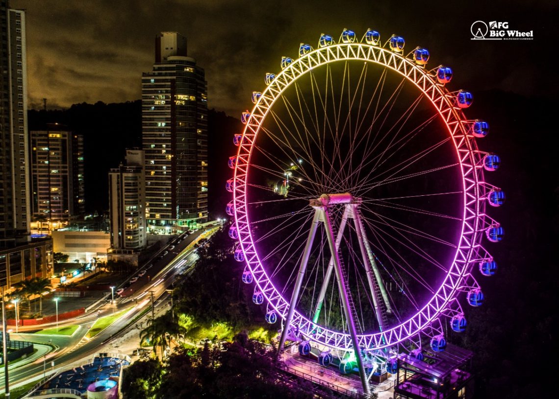 Roda Gigante Far Contagem Regressiva Da Virada Em Balne Rio Cambori