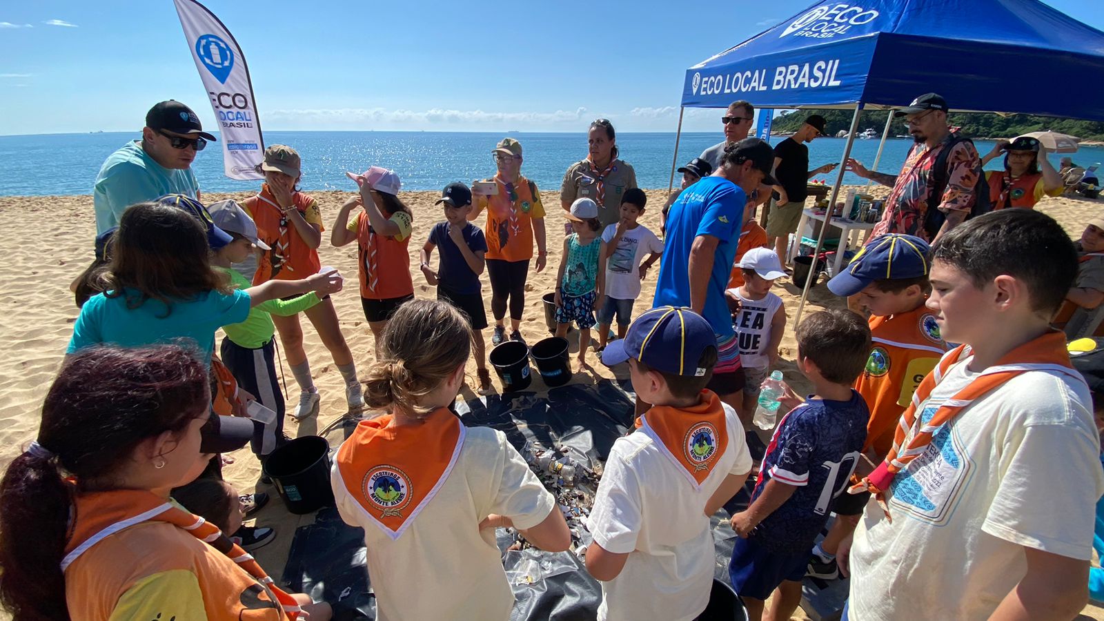 Mutir O De Limpeza Recolheu Quilos De Res Duos Na Praia De Taquaras