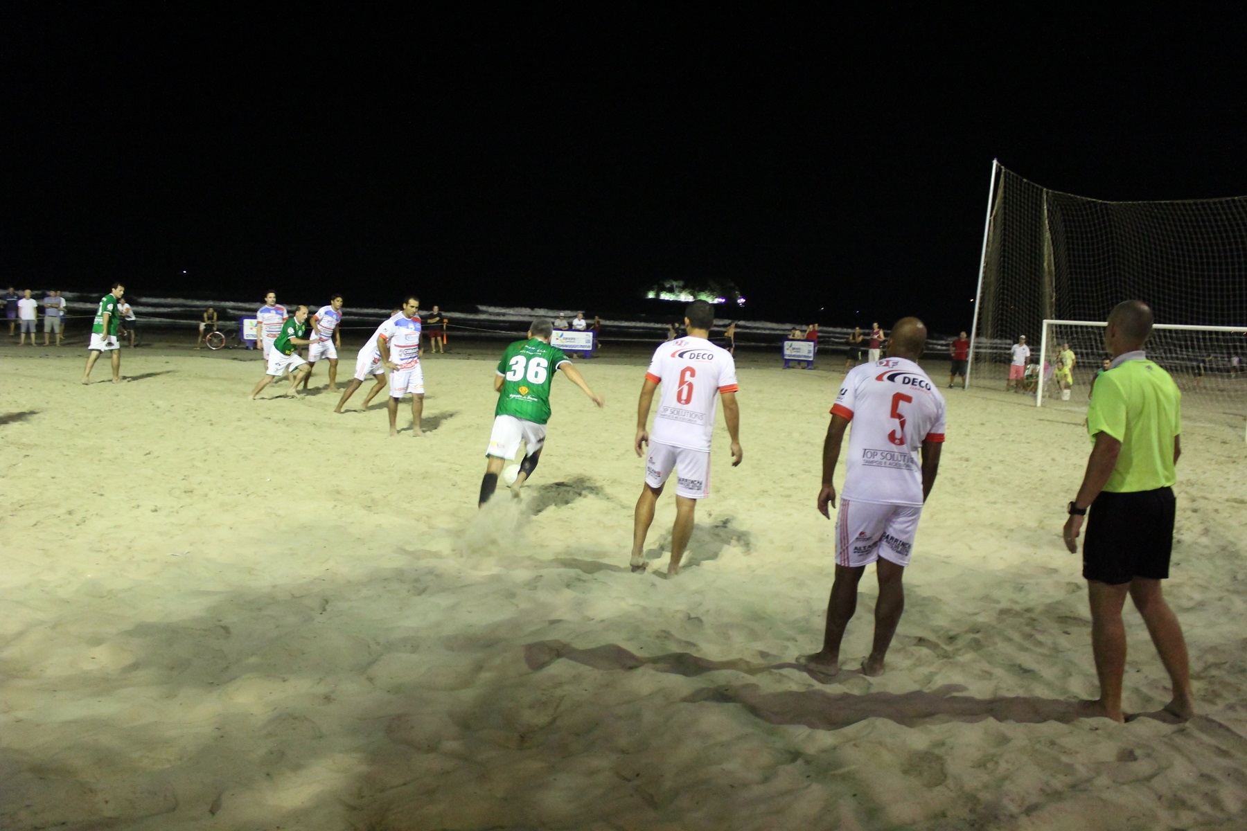 Arena de Futebol de Areia começa a ser montada na segunda-feira (9)