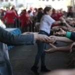 Corte do bolo celebra o aniversário de BC junto a comunidade