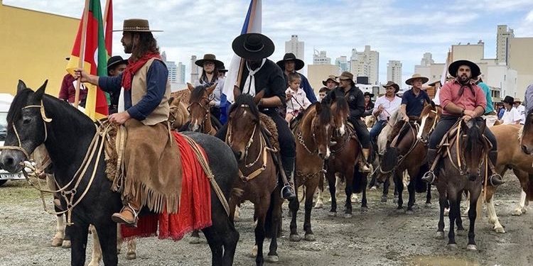 Cameras Ao Vivo Balneario Camboriu Av Do Estado Acampamento Farroupilha De Balneario Camboriu Sera De 13 A 22 De Setembro