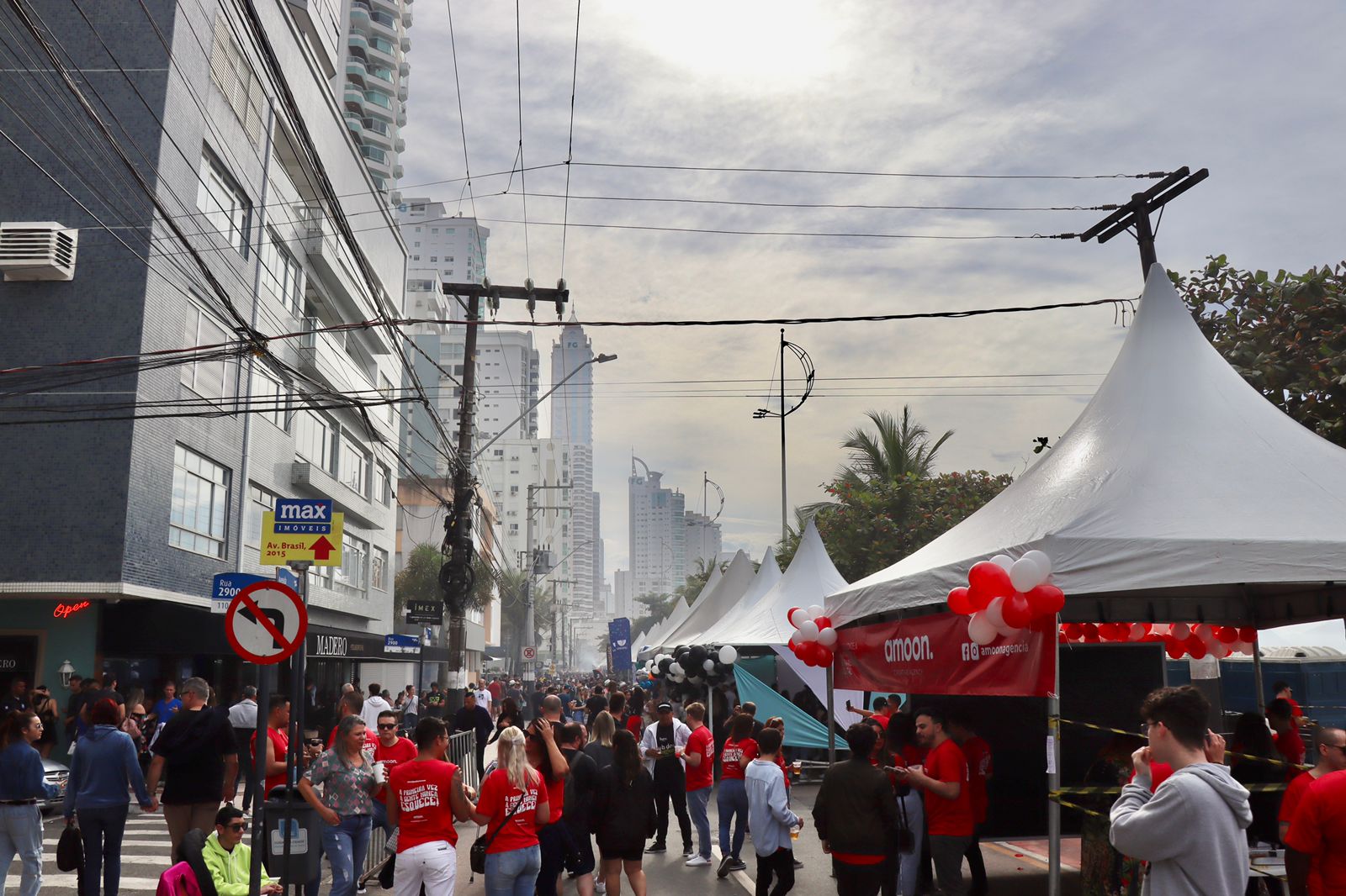 Festa dos Amigos atraiu milhares de pessoas para Avenida Atlântica