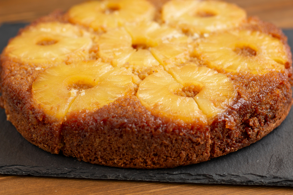 Receita De Bolo De Abacaxi Caramelizado Fofinho E Molhadinho Que